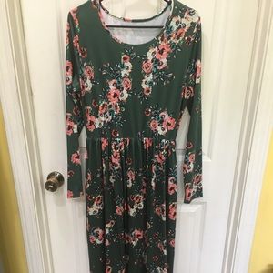 Green and Floral maxi dress- size Large